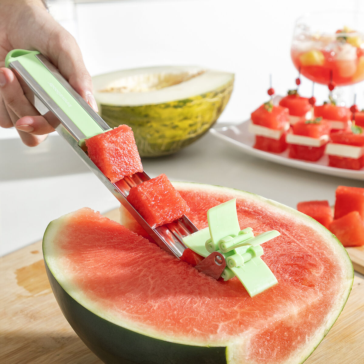 Coupe‑pastèque en cubes Cutmil InnovaGoods – trancheur de fruits facile
